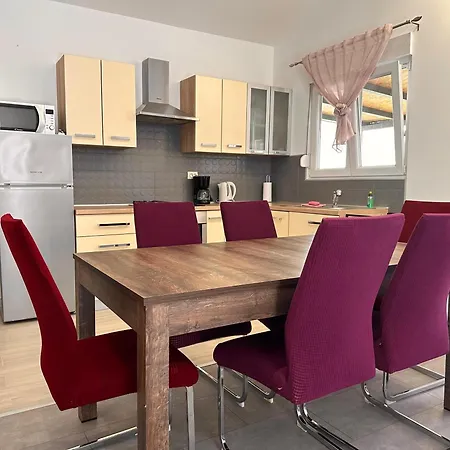 Holiday Home Pakostane Semesterbostad *
