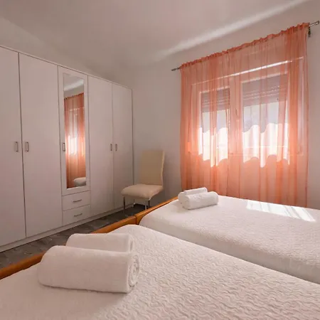 Casa de Férias Holiday Home Pakostane *